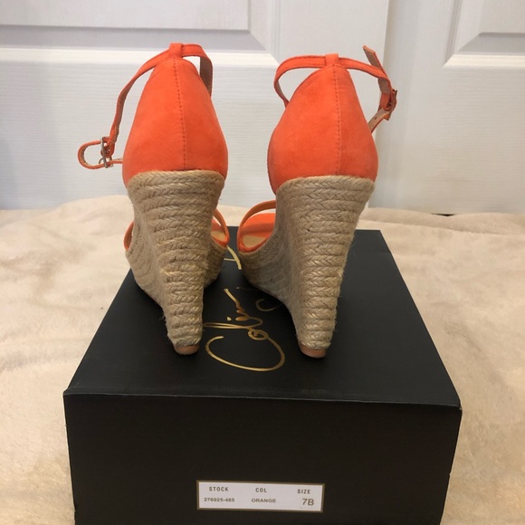 Orange like new wedge. - Picture 5 of 6